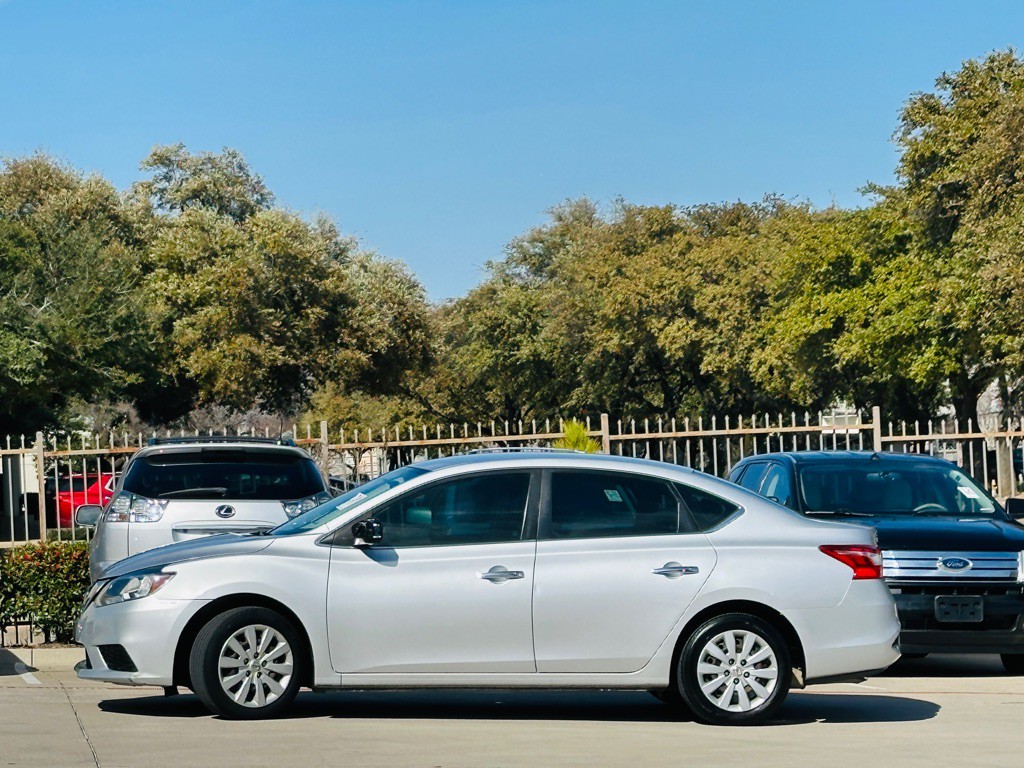 2017 Nissan Sentra Image 5
