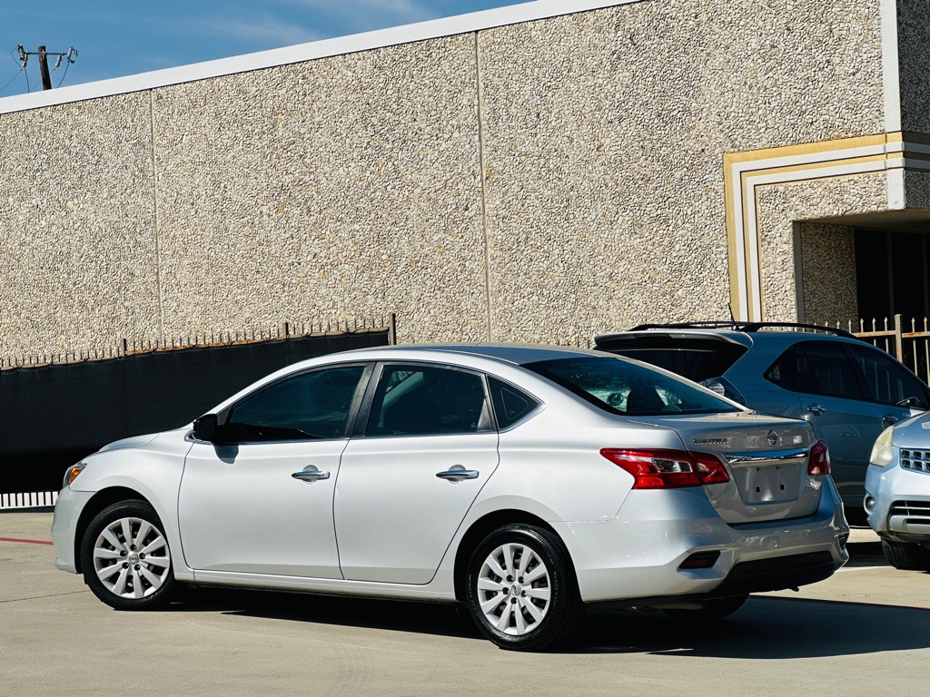2017 Nissan Sentra Image 7
