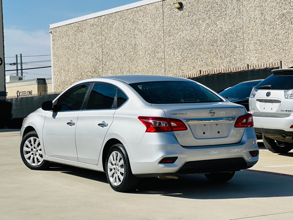 2017 Nissan Sentra Image 8