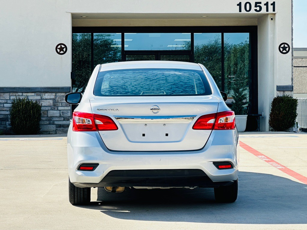 2017 Nissan Sentra Image 9