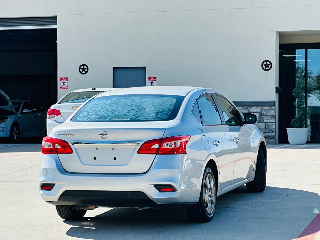 2017 Nissan Sentra Image 10