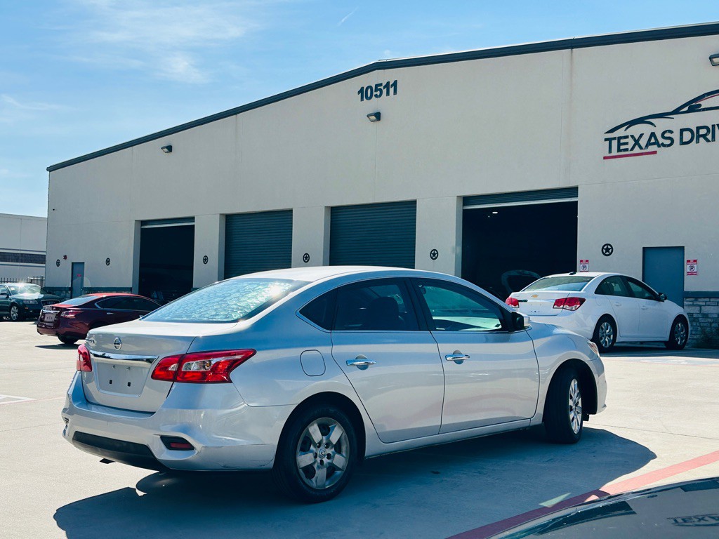 2017 Nissan Sentra Image 11
