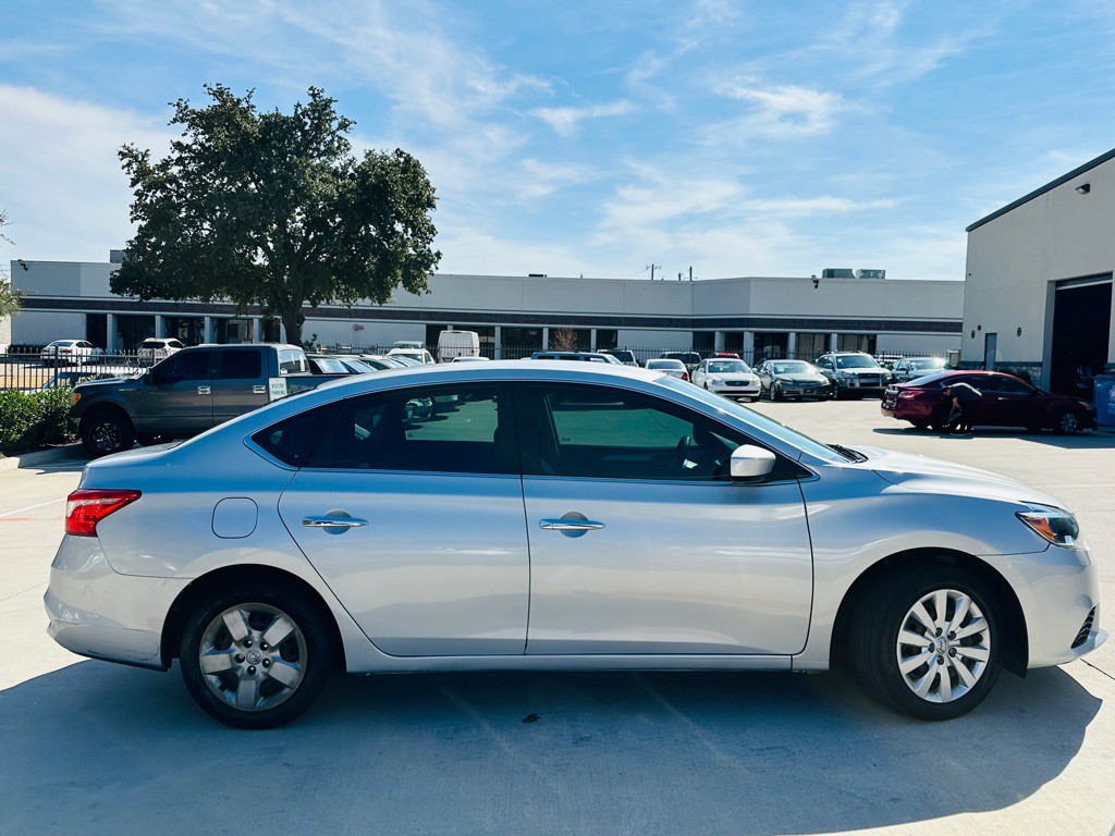 2017 Nissan Sentra Image 12