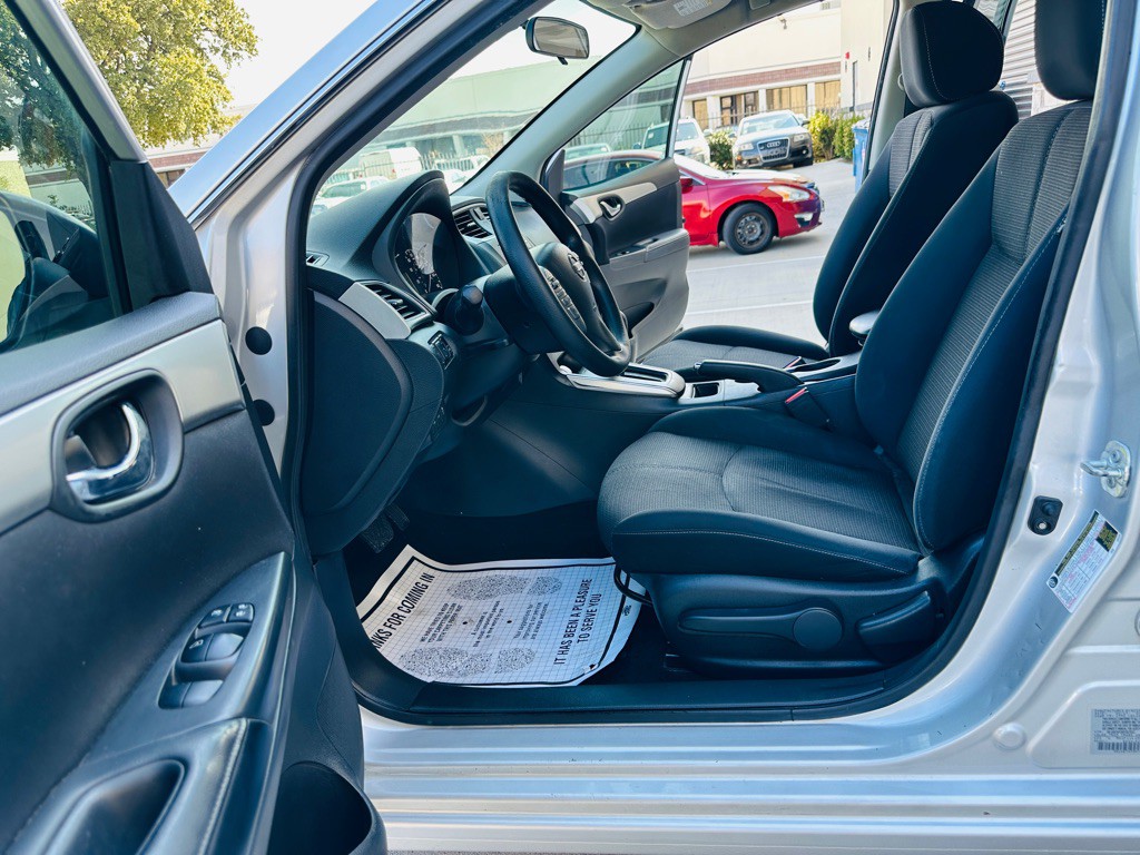 2017 Nissan Sentra Image 13