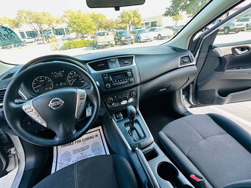 2017 Nissan Sentra Image 16