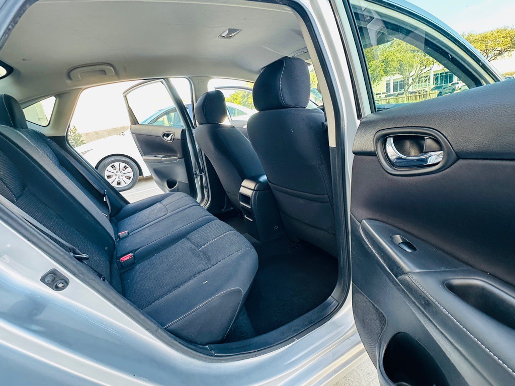 2017 Nissan Sentra Image 19