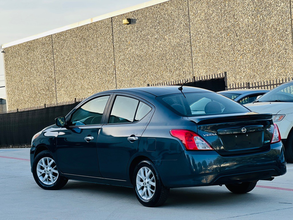 2015 Nissan Versa Image 6