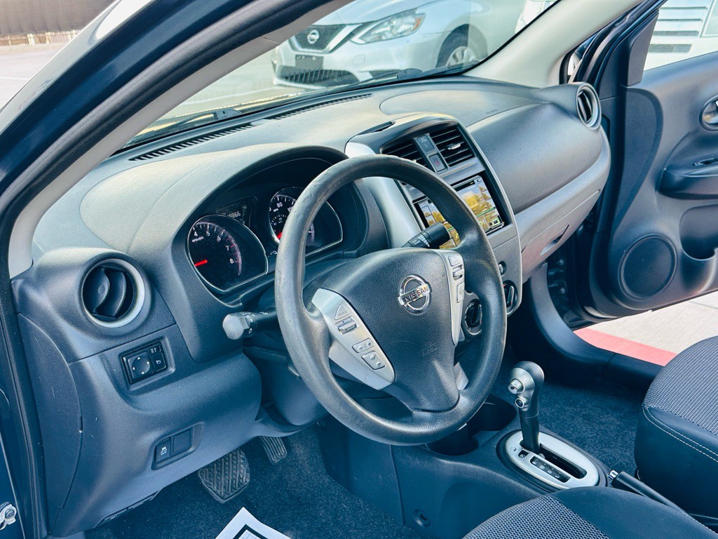 2015 Nissan Versa Image 12