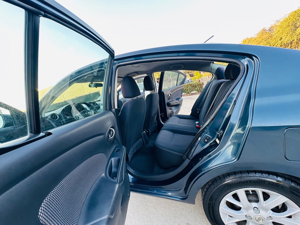 2015 Nissan Versa Image 15