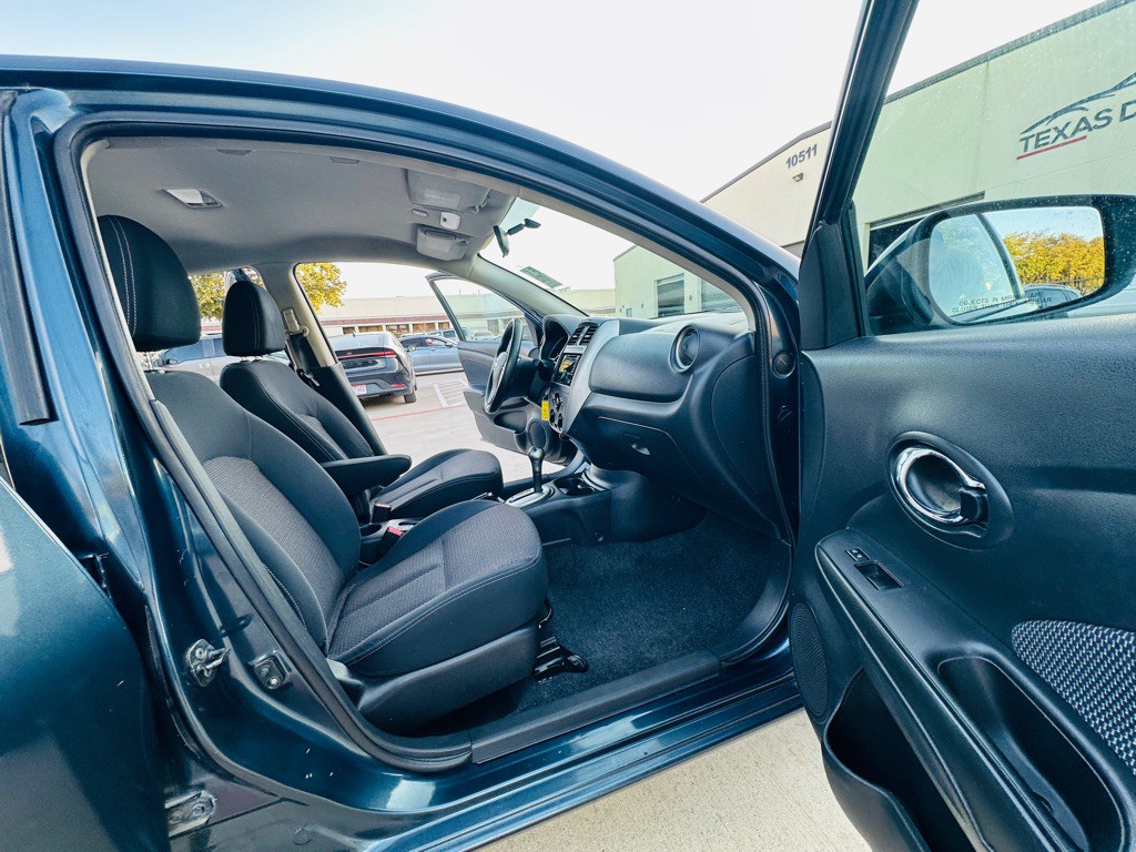 2015 Nissan Versa Image 20