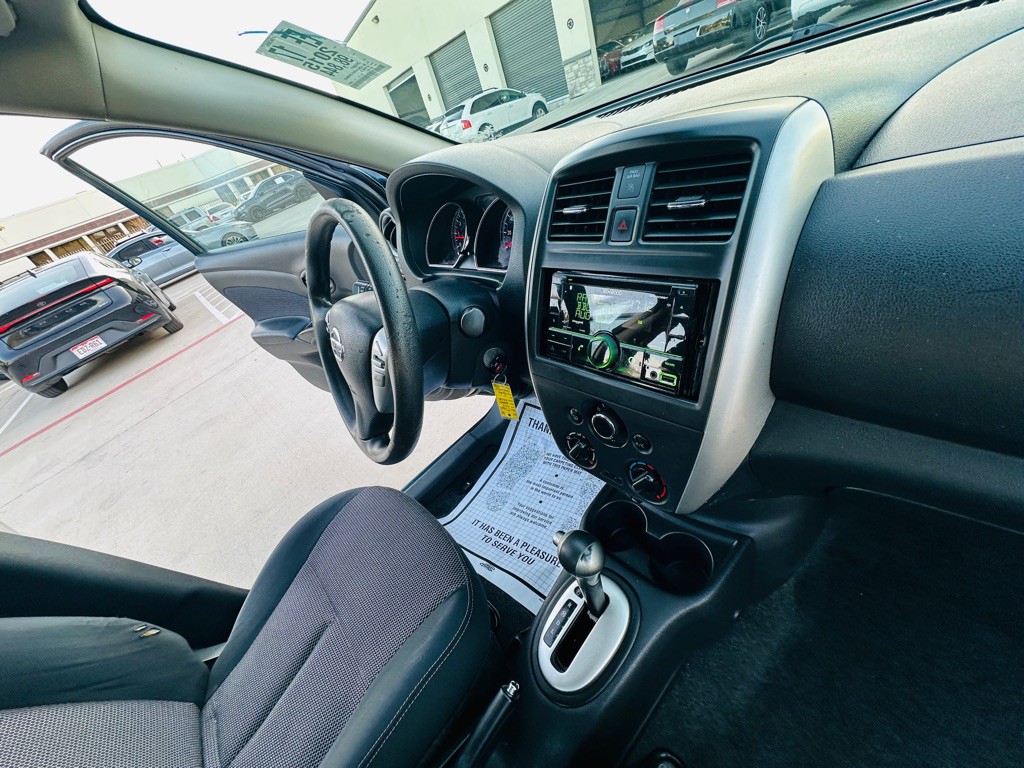 2015 Nissan Versa Image 22