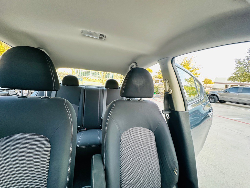 2015 Nissan Versa Image 23