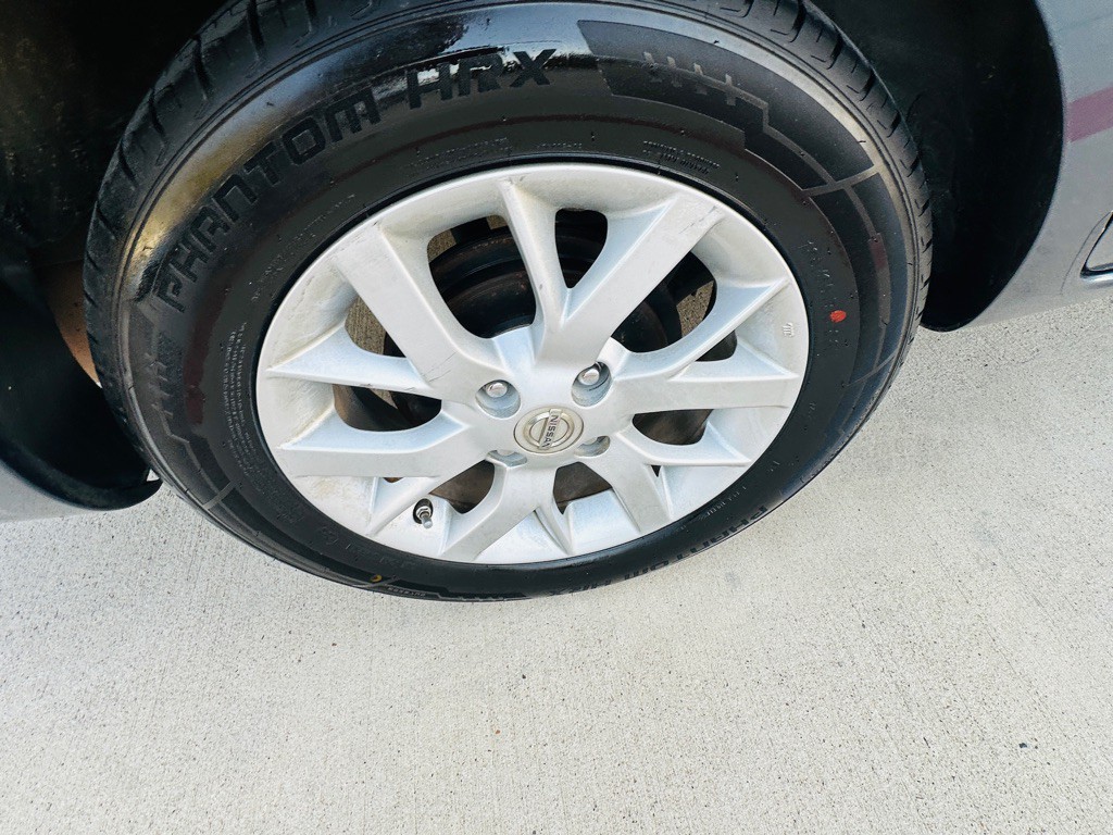 2015 Nissan Versa Image 26