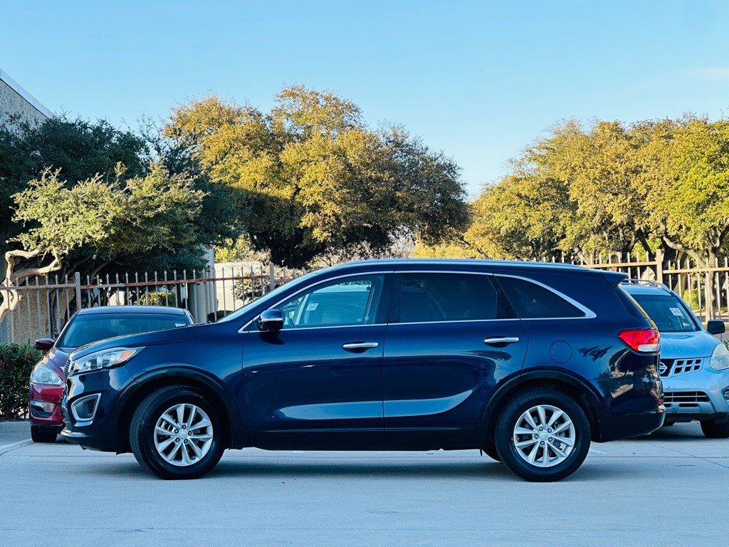 2017 Kia Sorento Image 5