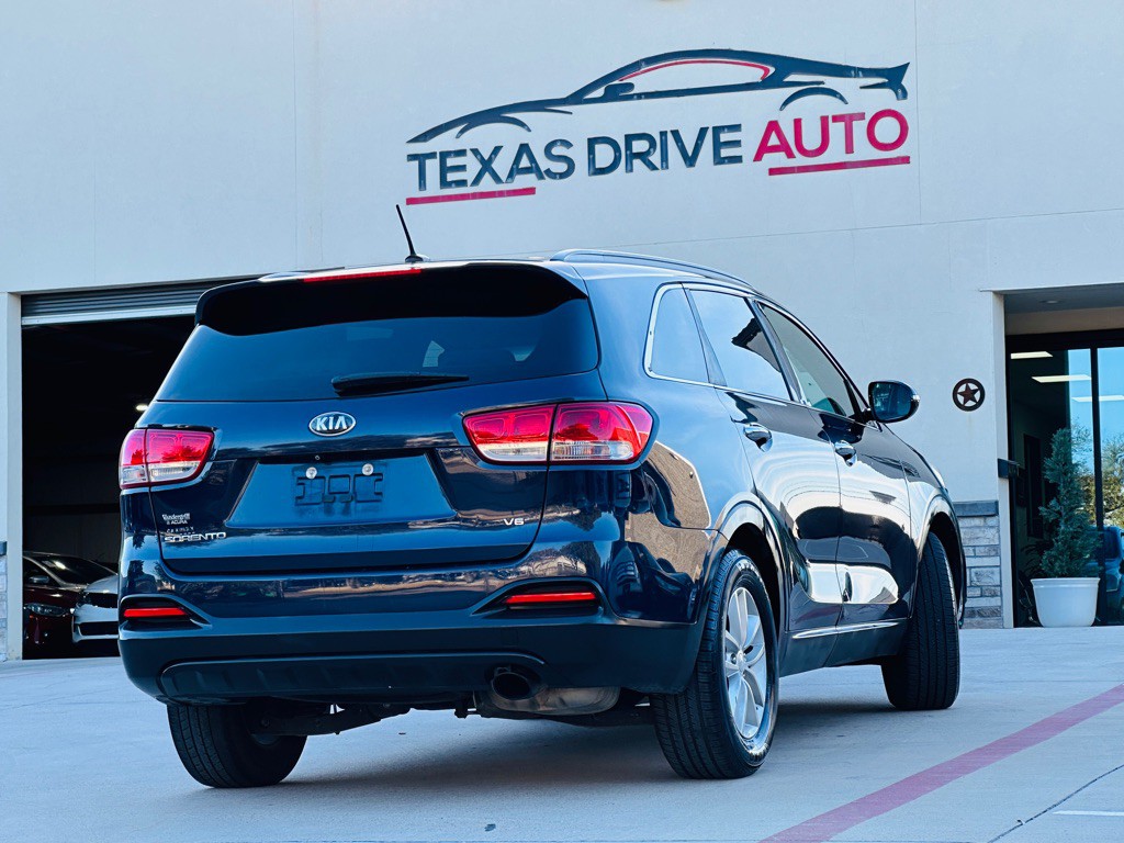 2017 Kia Sorento Image 9