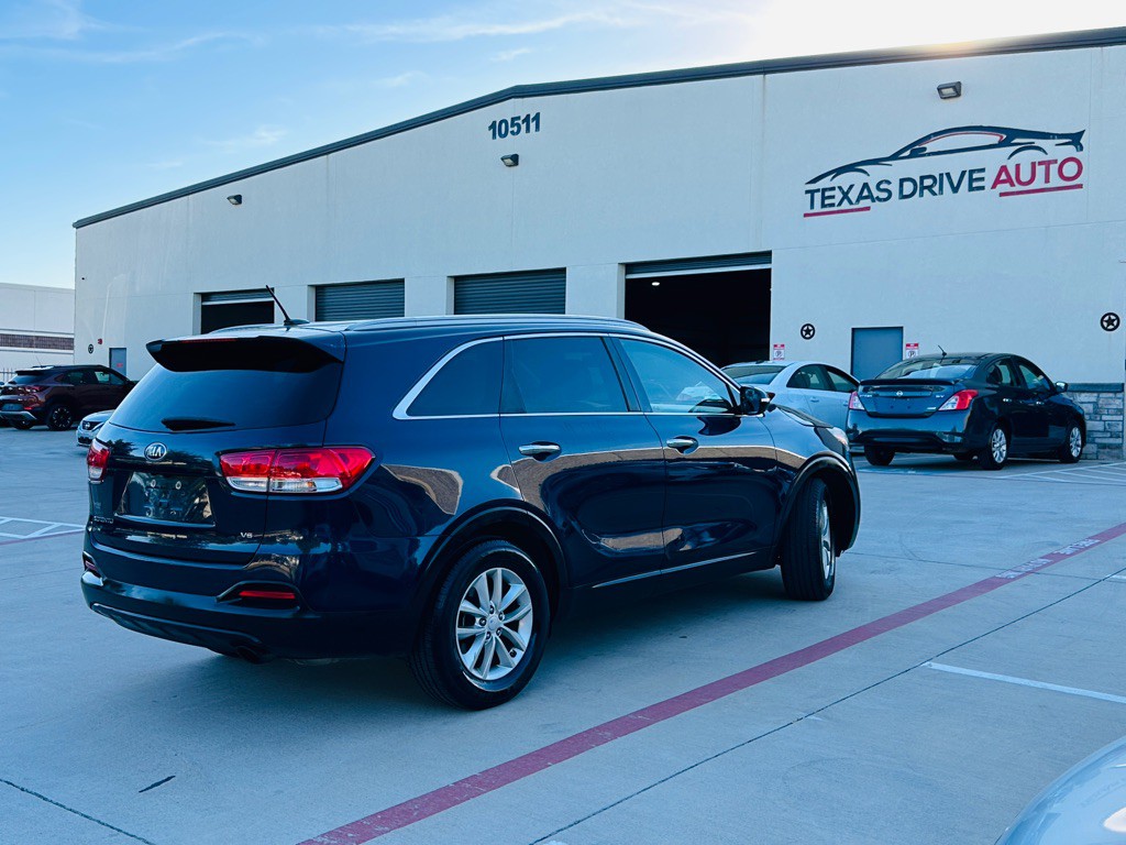 2017 Kia Sorento Image 10