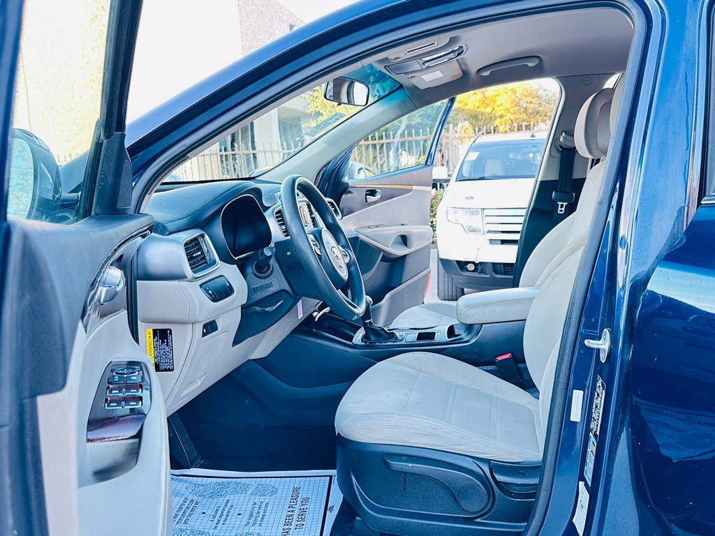 2017 Kia Sorento Image 12