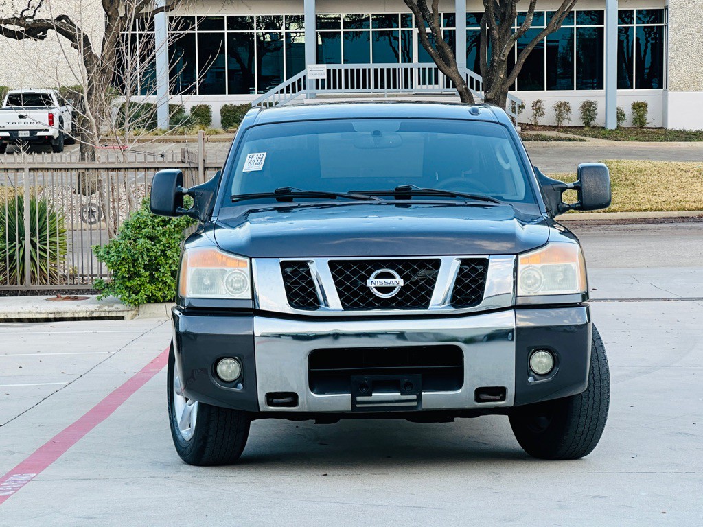 2011 Nissan Titan Image 2
