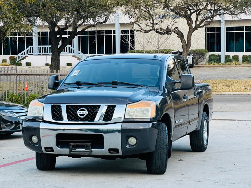 2011 Nissan Titan Image 3