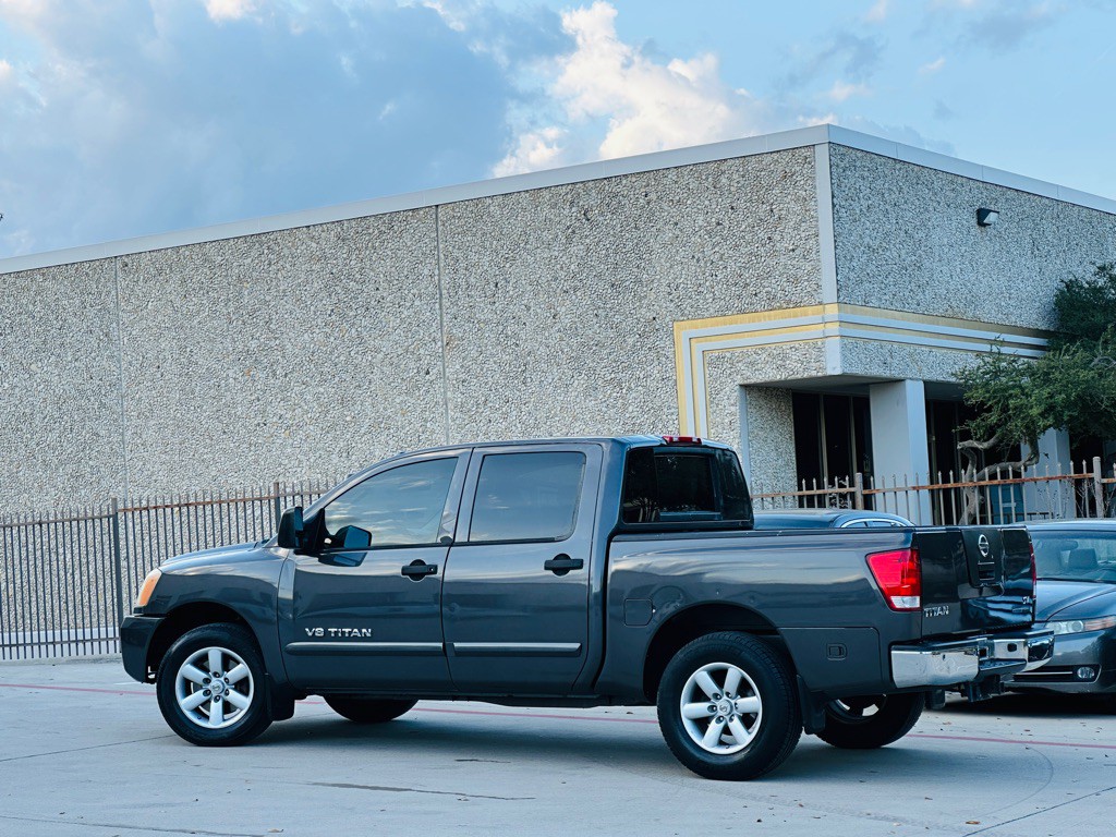 2011 Nissan Titan Image 7
