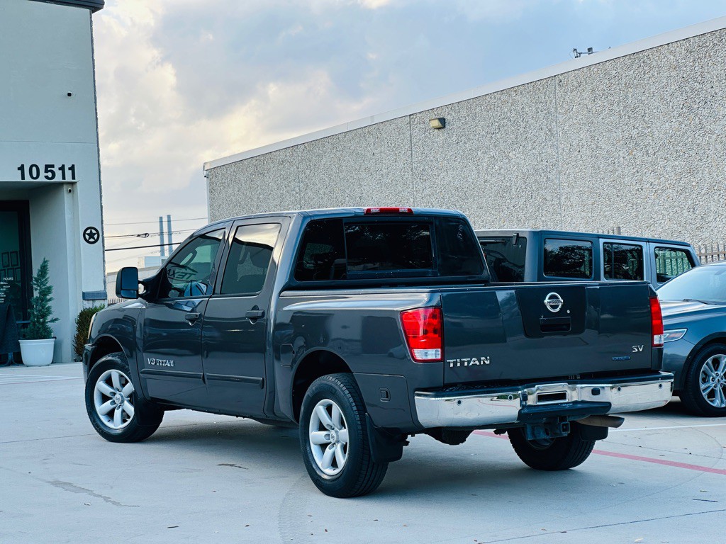 2011 Nissan Titan Image 8
