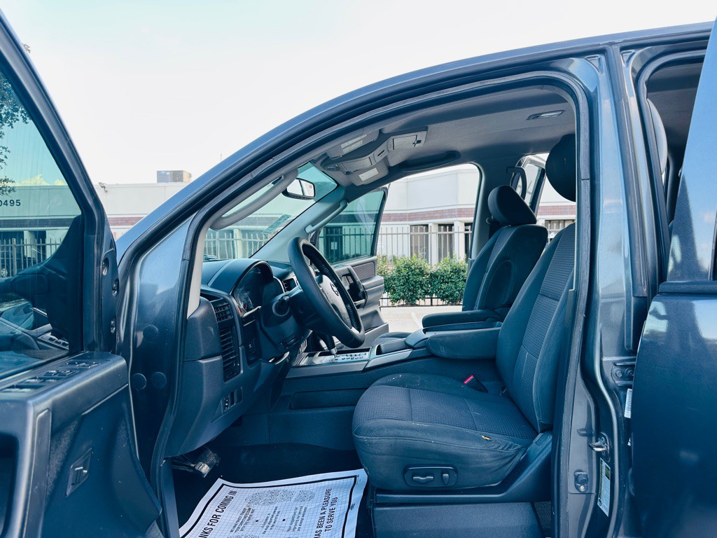 2011 Nissan Titan Image 13