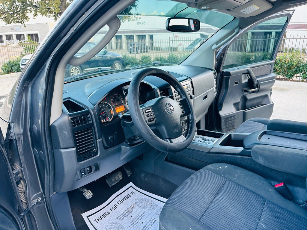 2011 Nissan Titan Image 14