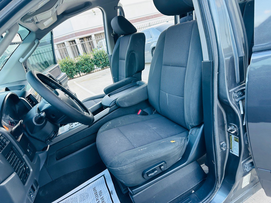 2011 Nissan Titan Image 15