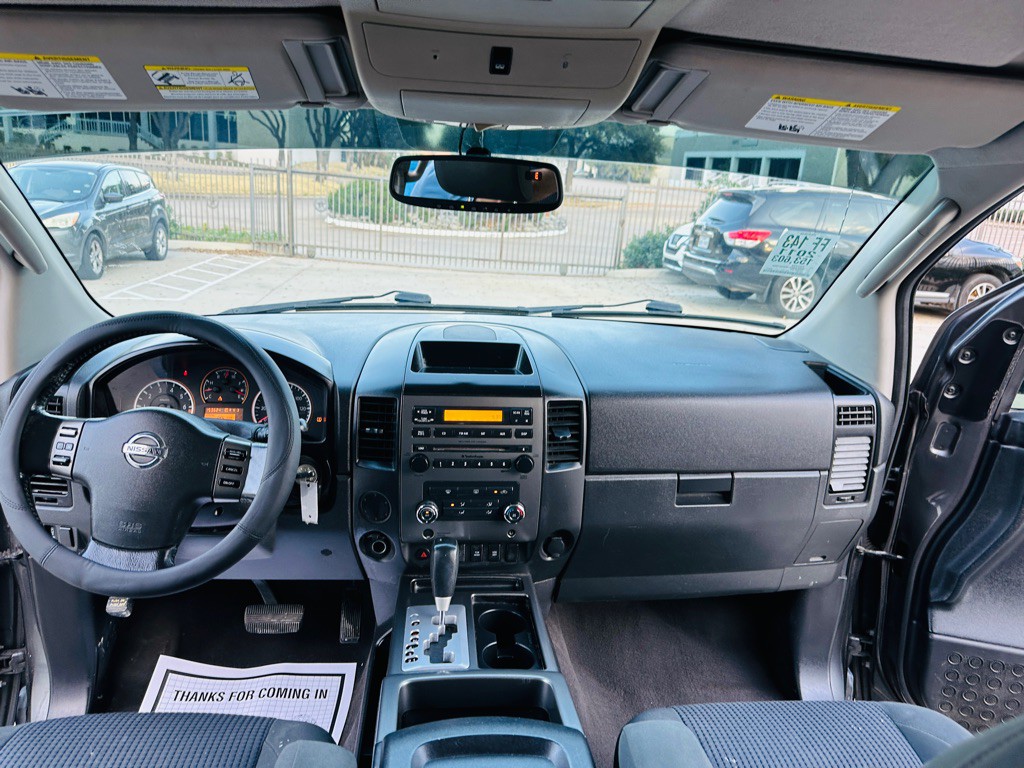 2011 Nissan Titan Image 18