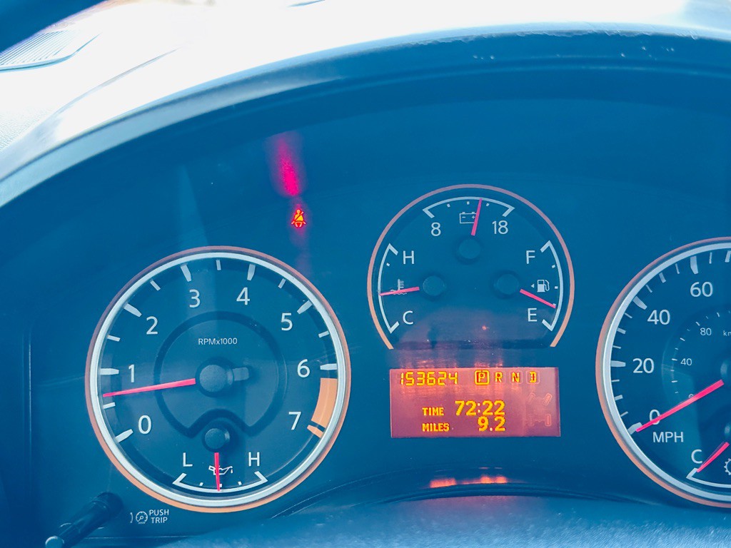 2011 Nissan Titan Image 25