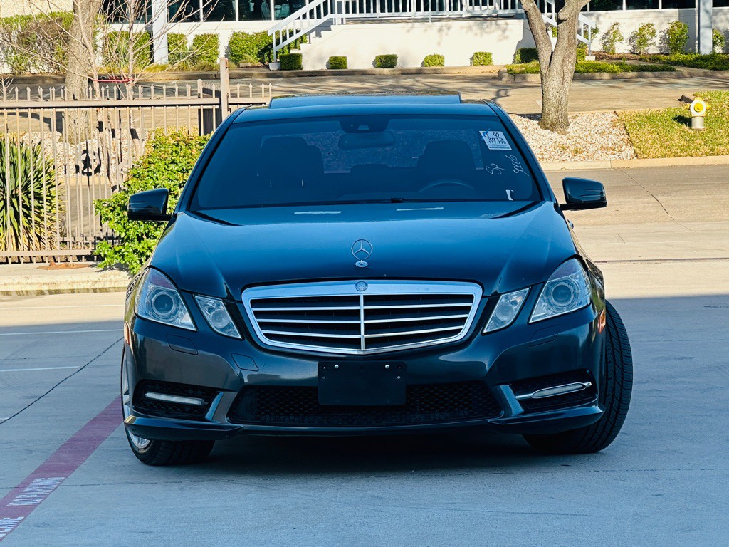 2012 Mercedes-Benz E-Class Image 3