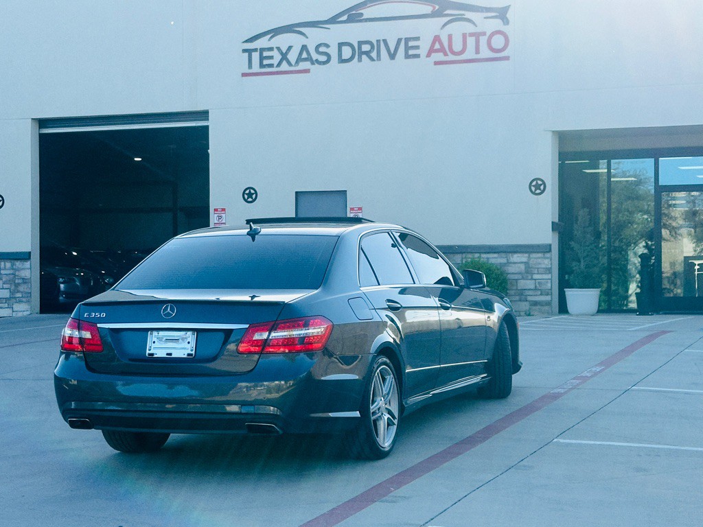 2012 Mercedes-Benz E-Class Image 10