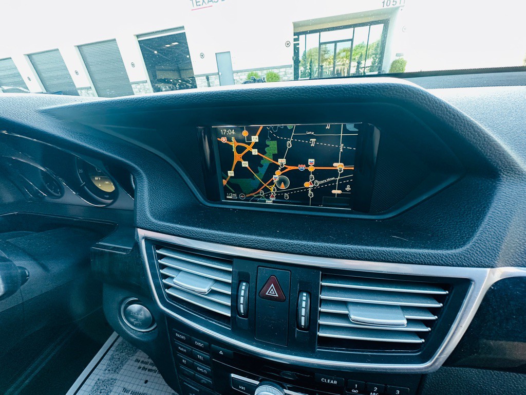 2012 Mercedes-Benz E-Class Image 26