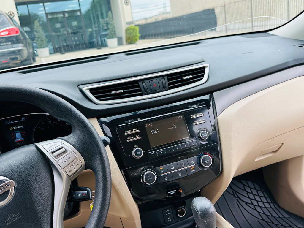 2016 Nissan Rogue Image 15