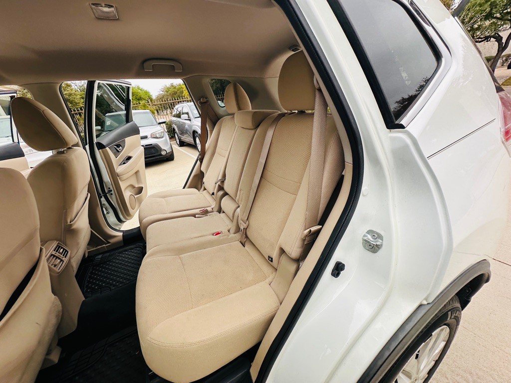 2016 Nissan Rogue Image 17