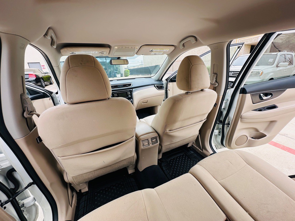 2016 Nissan Rogue Image 18