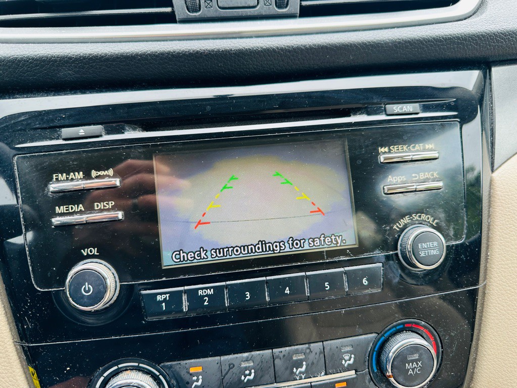 2016 Nissan Rogue Image 28