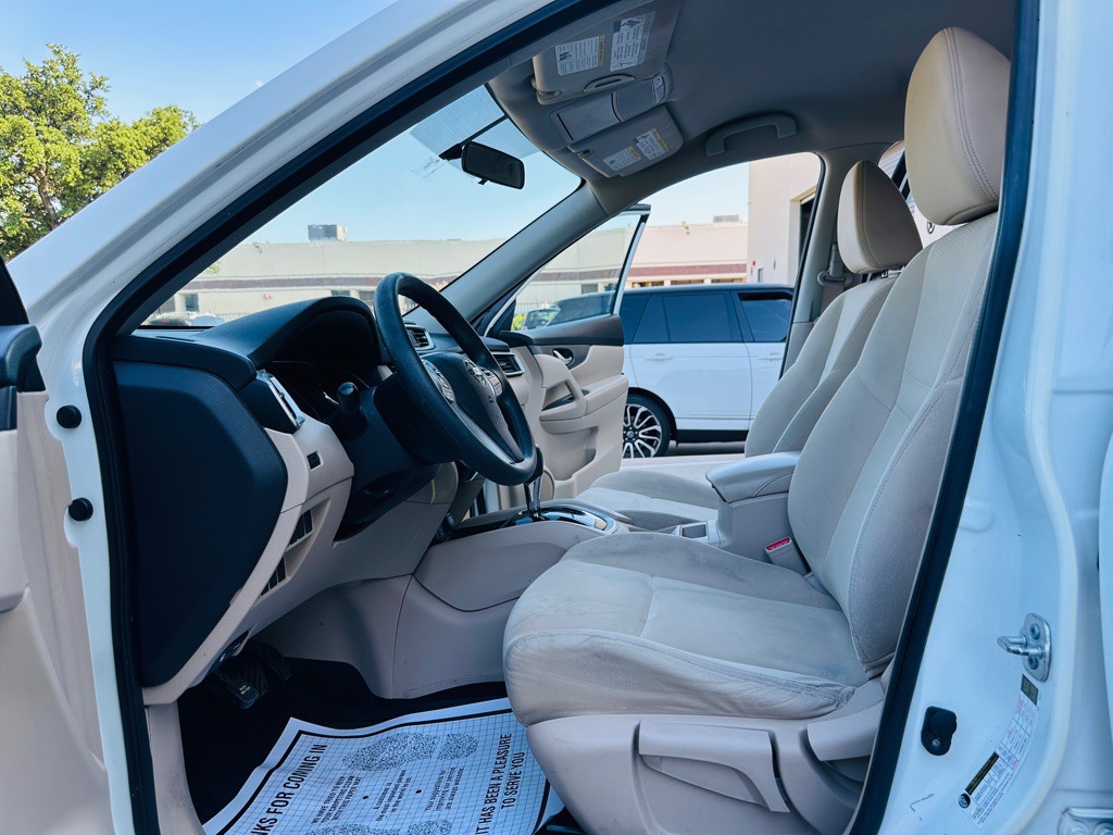 2016 Nissan Rogue Image 12