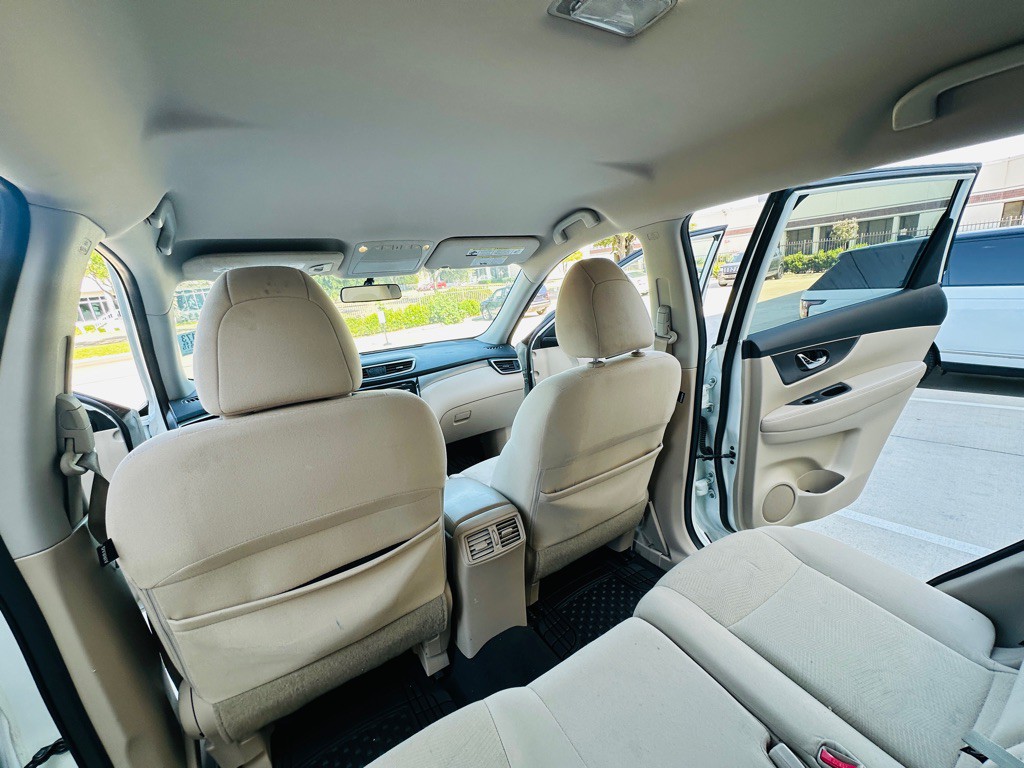 2016 Nissan Rogue Image 17