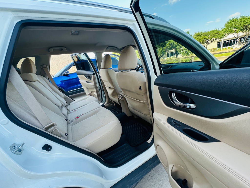 2016 Nissan Rogue Image 19