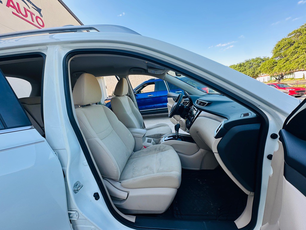 2016 Nissan Rogue Image 21