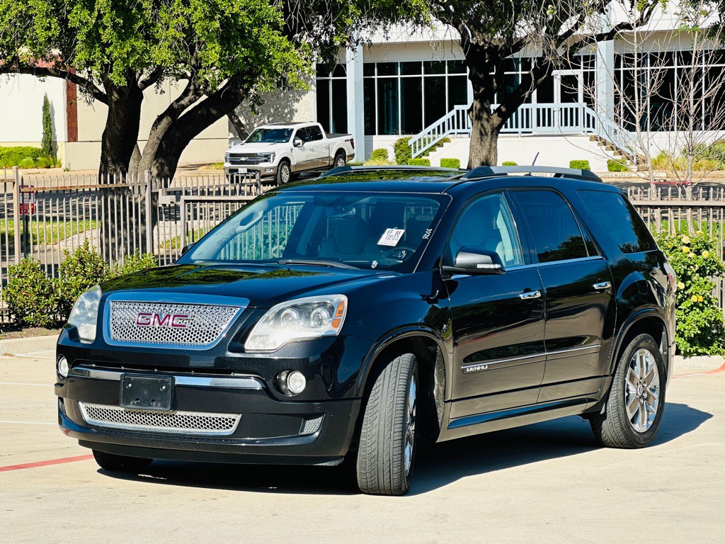 2011 GMC Acadia Image 3