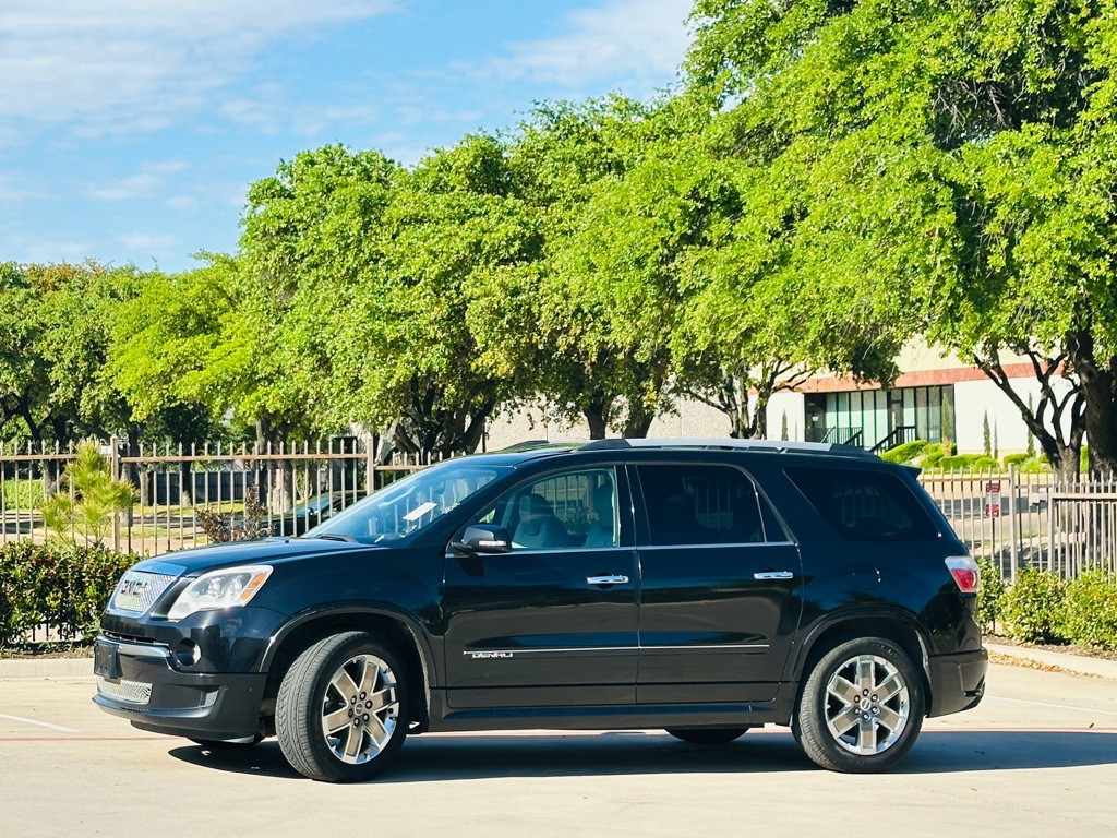 2011 GMC Acadia Image 4