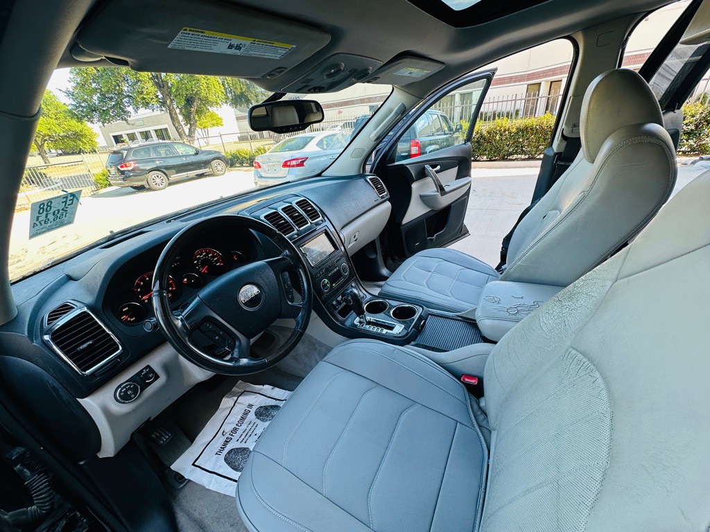 2011 GMC Acadia Image 12