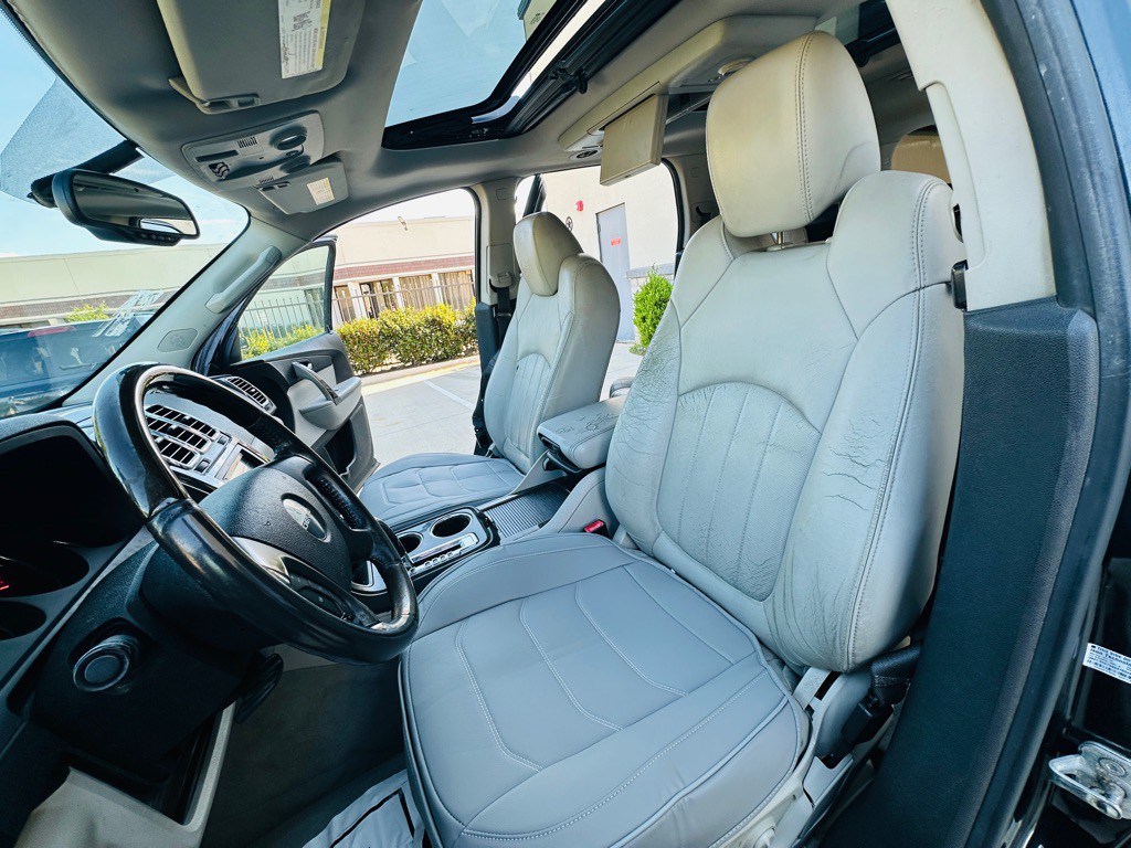 2011 GMC Acadia Image 13