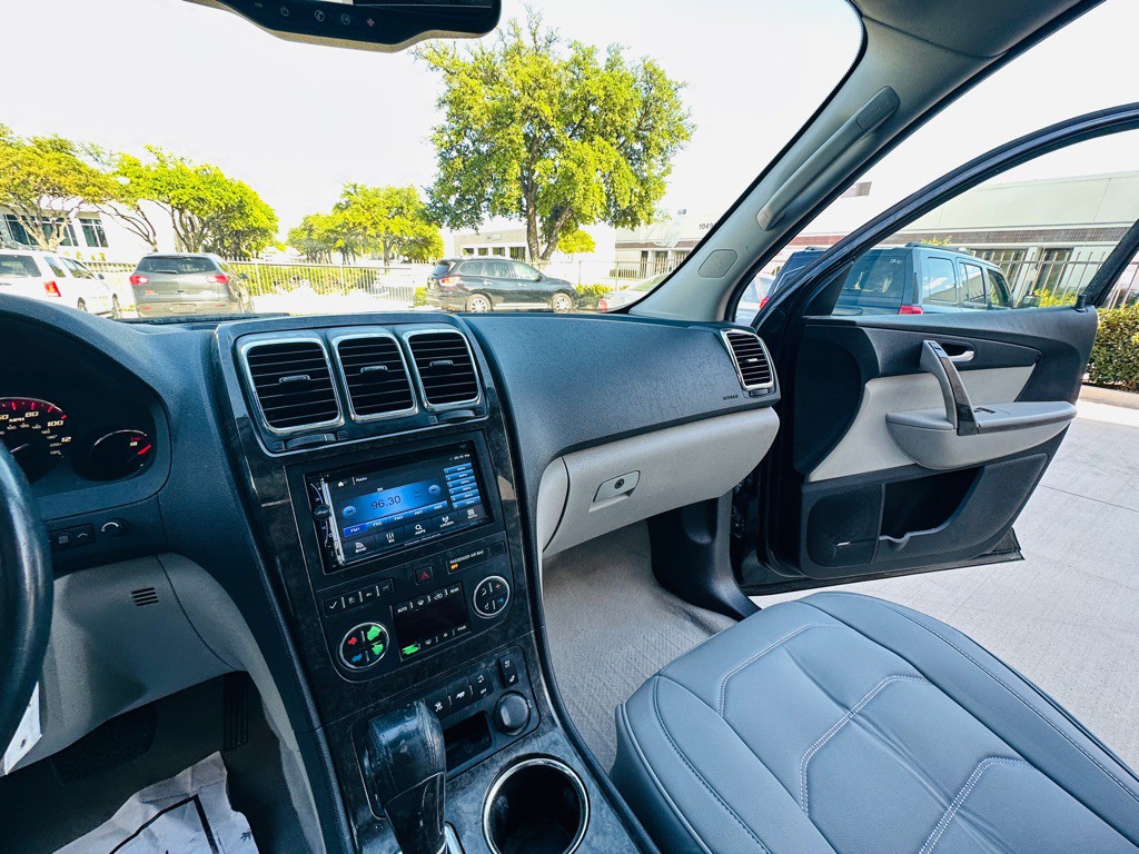2011 GMC Acadia Image 14