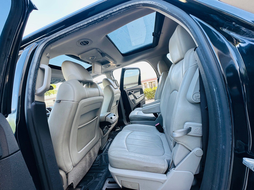 2011 GMC Acadia Image 15