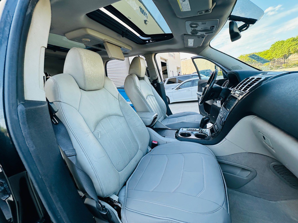 2011 GMC Acadia Image 24