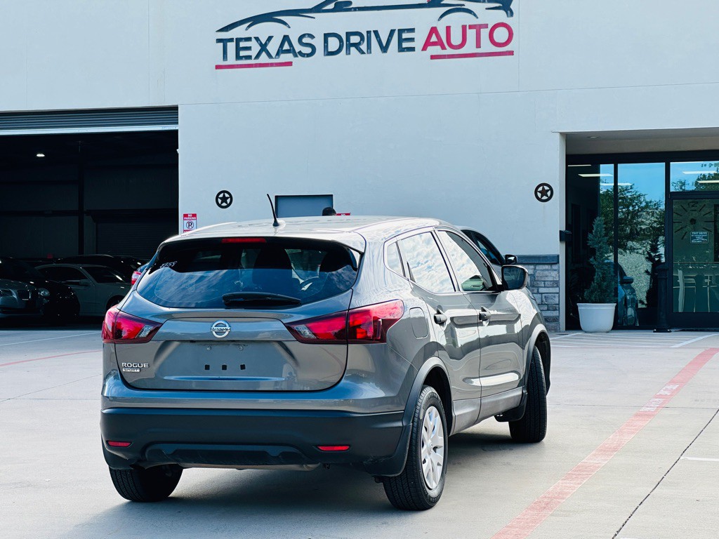 2019 Nissan Rogue Image 10