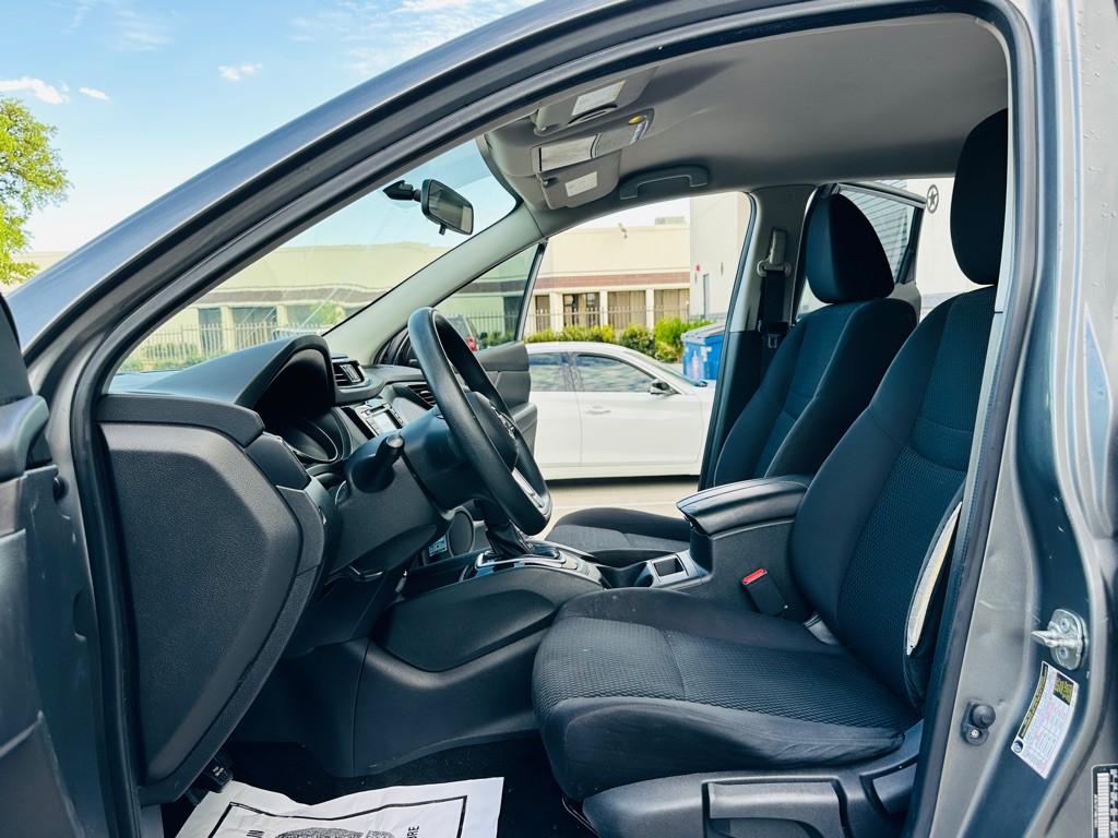 2019 Nissan Rogue Image 13